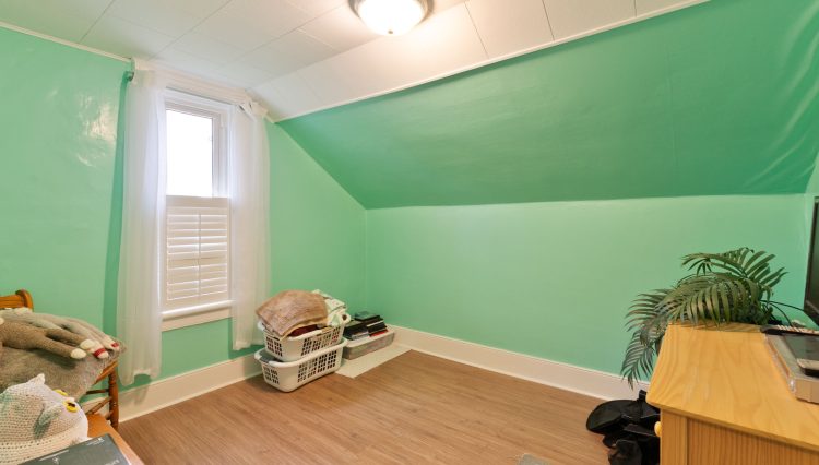 23-23 4441 Colonel Talbot Rd